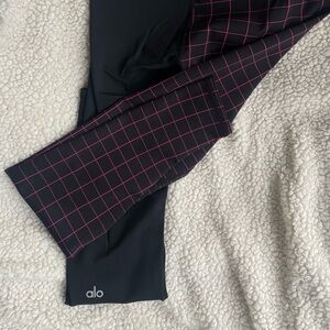 SOLD - Alo Yoga Leggings